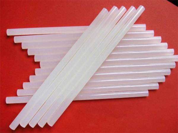 熒光增白劑在熱熔膠中應(yīng)該如何使用？